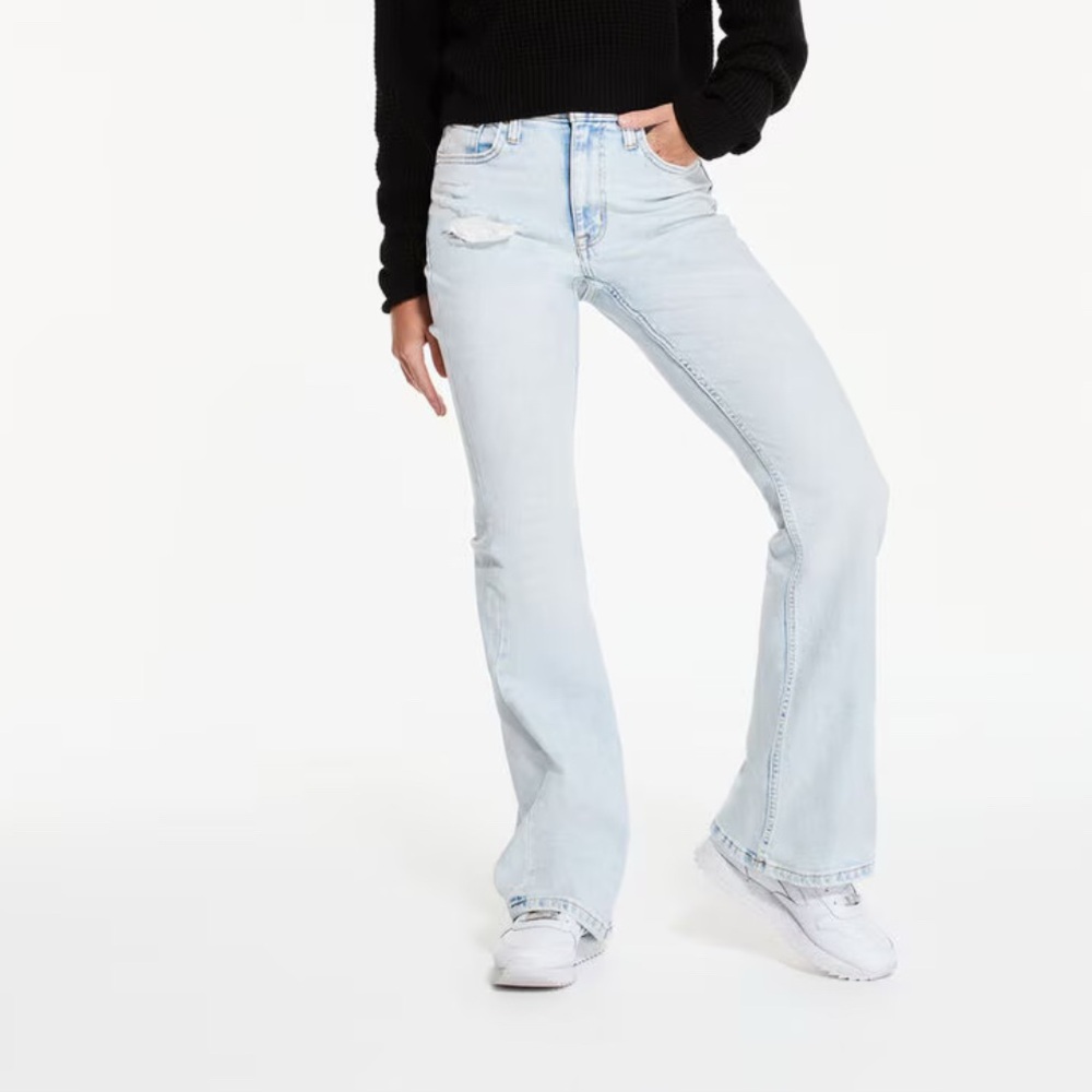 Aeropostale light wash high rise flare jean size 8